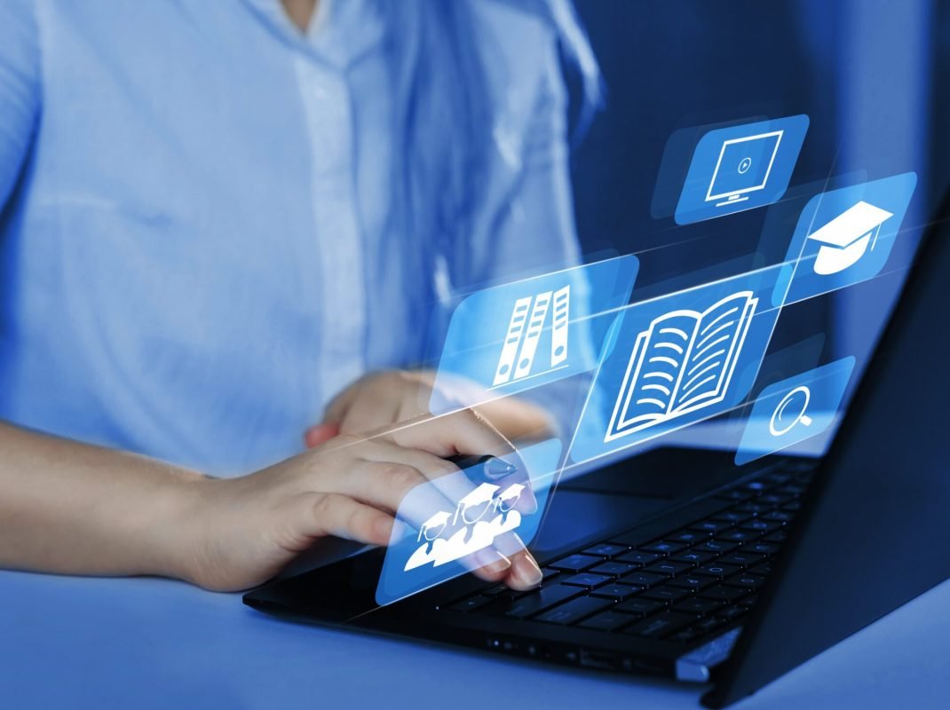 elearning-education-internet-lessons-min